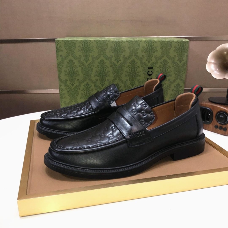 G*u*i leather shoes